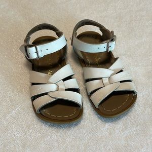 Salt Water Sandals, size 7 (baby/toddler), white